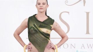 Chương trình catwalk khỏa thân cực ngon của các em hàng Âu Mỹ da trắng vú bự p3
