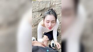 thanh niên số hưởng được em teen sục cặc bú cu cho doggy ngay trên biển