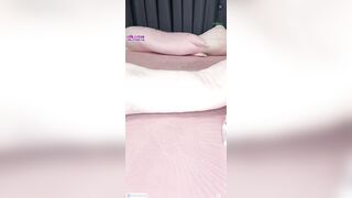 Phòng live của em Thảo Baby cực xinh vú bự siêu múp trả kèo móc lồn dâm p2