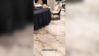 Đại gia hẹn hò với dâm nữ chân dài,em chổng mông gạ địt từ trên xe về đến phòng p2
