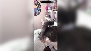 E teen mình dây TQ livetream lộ hàng cặp vú bé nhỏ mà k hề biết