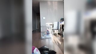 Em teen mình dây TQ livetream mà mặc quần rộng quá lộ cả bím mà k hề biết