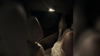 Em teen cosplay cô dâu cực xinh livetream show hàng móc lồn dâm ngay trên xe p18