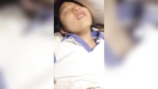 Chơi em ny siêu dễ thương rồi bắn lên mặt