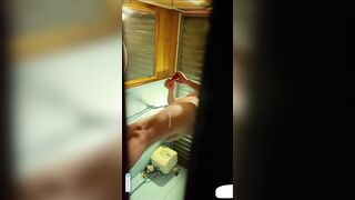 Quay lén em dâu tướng tá cực ngon đi tắm