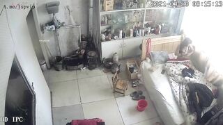 Hack cam gia đình cô vợ dâm hay nứng lồn gạ đụ ck thay đồ để lộ cặp vú bự p2