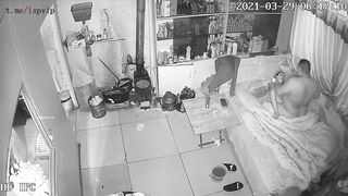 Hack cam gia đình vợ trẻ dâm đãng khỏa thân cùng ô chồng già bụng bự yếu sinh lí p7