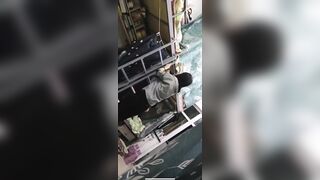 Nhỏ b cùng phòng khốn nạn call video quay lại cảnh bé b cùng phòng thay đồ cho b xem5