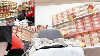 nhân viên siêu thị winmart nứng lồn thủ dâm ở chỗ làm - phần 4
