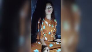 bé gái love 11 lộ clip quay video thủ dâm gửi cho bạn