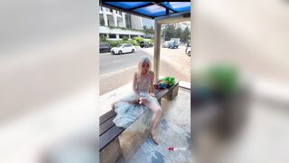 E Gái Xinh Đài Loan, Mặc áo xuyên thấu Lộ Vú Thủ Dâm ở trạm xe buýt