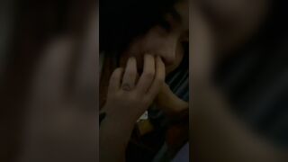 Bé rau xinh dâm và cái lồn non tơ