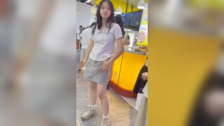 QUAY LÉN EM GÁI XINH ĐI DẠO PHỐ