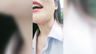 Em nhân viên bất động sản cho khách hàng địt để được ký hợp đồng sướng vl ra