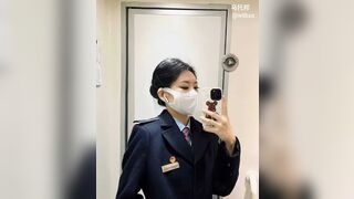 em tiếp viên hàng không lộ clip địt nhau sau giờ làm