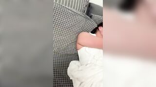 Bướm non khám phá cơ thể em