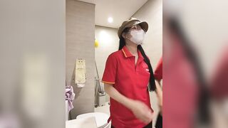 nhân viên siêu thị winmart nứng lồn thủ dâm ở chỗ làm - phần 20