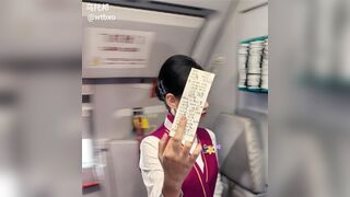tiếp viên hàng không China  Airlines địt nhau cùng hành khách trong nhà vệ sinh