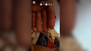 " tao livestream lên đấy mày dám địt không"