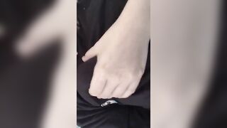 Mân mê ngoài áo