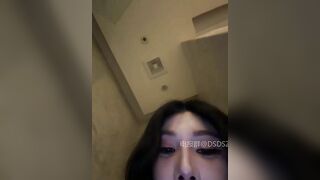 Em teen TQ cực xinh dâm đãng đi du lịch mà vẫn k quên nghề show lồn cho ae xem p1