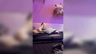 dẫn em người yêu đi xem phim phòng em dập như cái máy