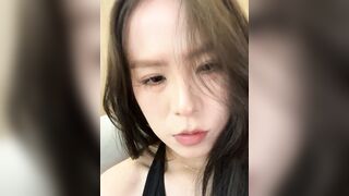 Dâm nữ cực xinh livetream show hàng ngon dâm đãng p20