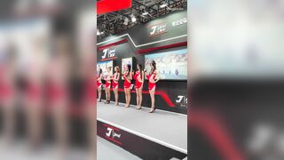 quay lén dưới váy các em người mẫu xe #2