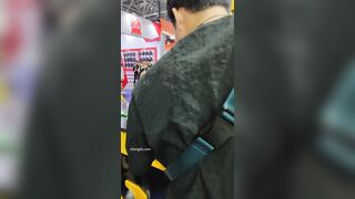 quay lén dưới váy các em người mẫu xe #4
