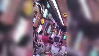 Đây là lý do các ông chồng thích đi quán karaoke 2