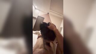 Lén vô phòng ngủ bắt cô vợ bạn bú cu rồi doggy