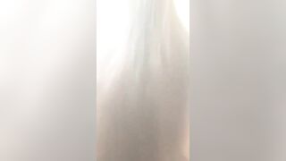 Em gái teen thủ dâm trong nhà tắm