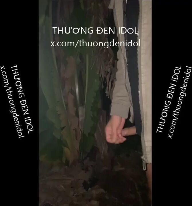 Thương đen hẹn anh trai địt nhau public ngoài bụi chuối