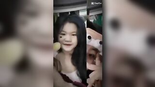 2 căp vú cạ nhau đã thế nhờ