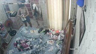 Gái mới lớn thay đồ