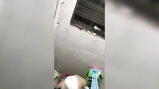 Em hàng xóm tắm dang ngon 2