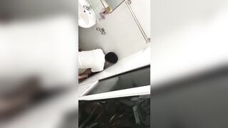 Quay lén học sinh đụ nhau trong WC