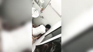 Quay lén học sinh đụ nhau trong WC