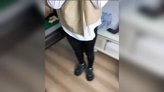 Đi đánh bạc thua bị bạn của chồng địt cho tê lồn rên la kích thích 1