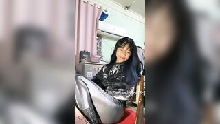 Em gái mặc đồ người Nhện thông lồn sướng tê