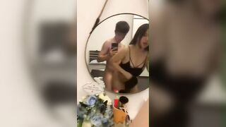 Ghệ dâm siêu xinh với bộ đồ ngủ nóng bỏng thích mút cu bự của anh p2