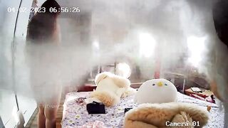 bố chồng đặt cam quay lén con dâu thay đồ #3
