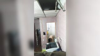 quay trộm em gái đi tắm