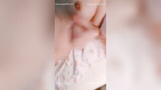 xuất tinh, đái vào mồm em mèo nứng lồn