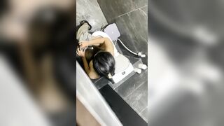 QUAY LÉN TOILET VN 2