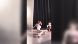 dance sexy thế ai mà làm lại