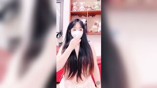 Gái dâm khoe vú to khoe hàng trên live