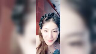 Phòng livecam show hàng của idol tiktok Huỳnh Bảo Trân vú bự nằm xoa hột le dâm p1