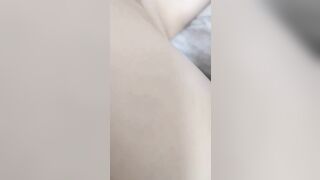 Hồi hộp lén đút cặc vào lồn vợ hàng xóm khi say xỉn ngủ như chết