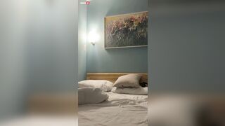 Đụ bé Chloe lồn khít rên sướng cực phê 2